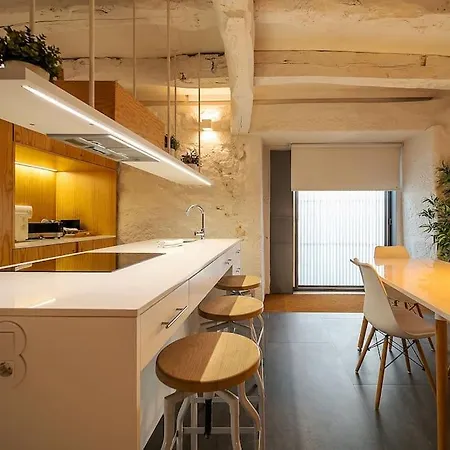 Cativo Charming Duplex 아파트 *